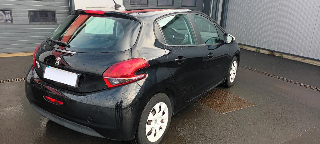 PEUGEOT 208 1.2L  i LIKE